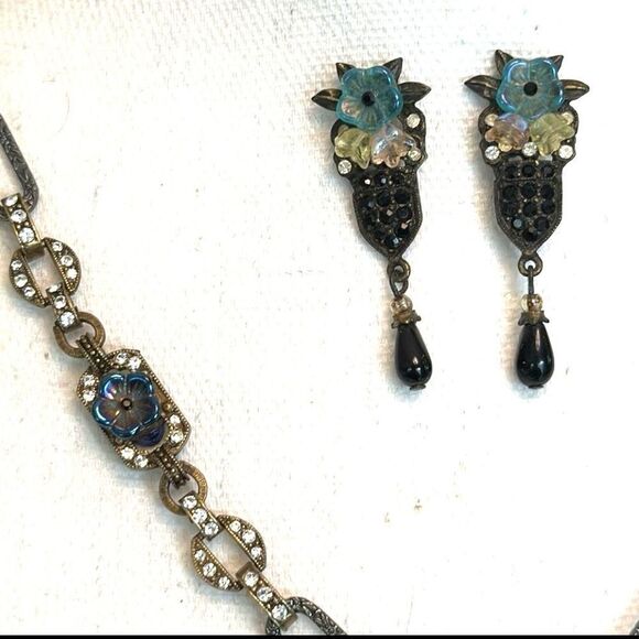 SWEET ROMANCE ART DECO NECKLACE & EARRING SET - Picture 3 of 5